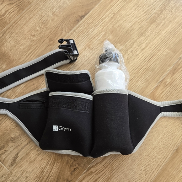 Walking / Running Kit with Waist Pouch,Adjustable Weights & Water Bottle - Picture 2 of 5